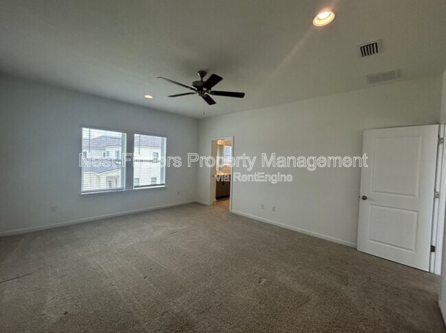 Building Photo - 42 Golden Fern Dr