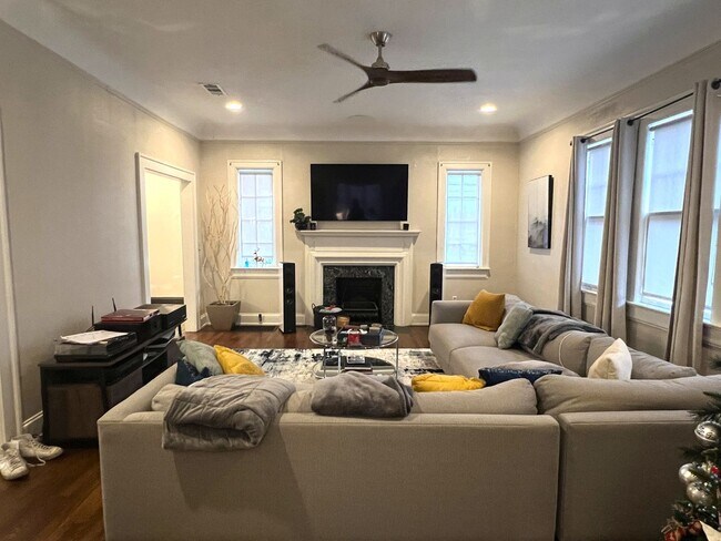 Building Photo - Beautifully Remodeled 1920's Bungalow