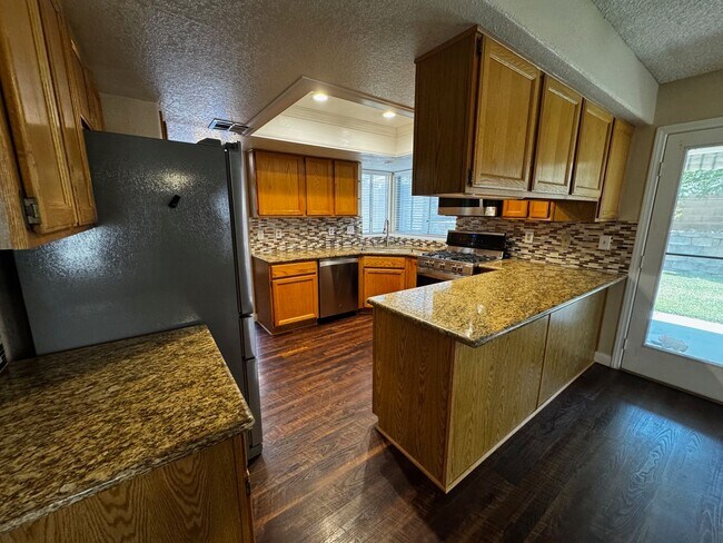 Building Photo - Charming 3 bedroom Green Valley home