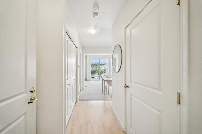 Building Photo - 0 bedroom in Seattle WA 98107