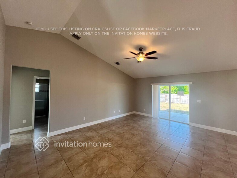 Building Photo - 2214 SE Mandrake Cir