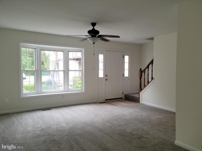 Building Photo - 284 Oakwood Village Ct