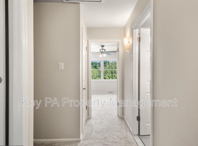 Building Photo - 517 S Coventry Ln