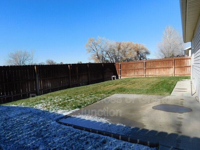 Building Photo - 657 Springbrook Dr