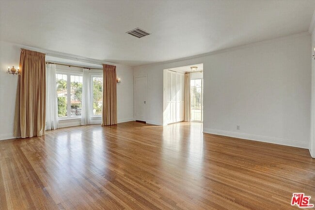 Building Photo - 165 N Las Palmas Ave