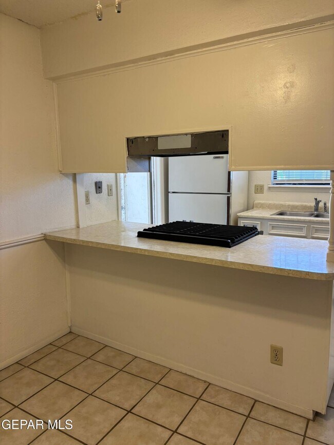 Building Photo - 1601 Common Dr