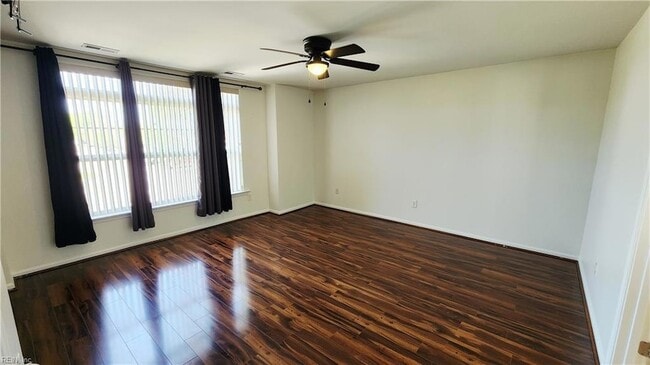 Building Photo - 805 Gem Ct