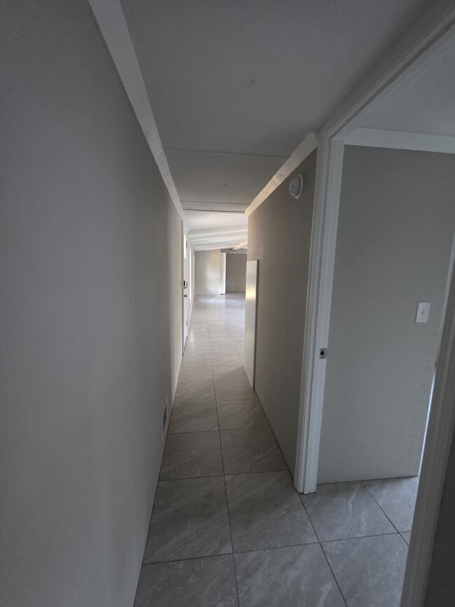 Building Photo - 126 Buckeye Ct