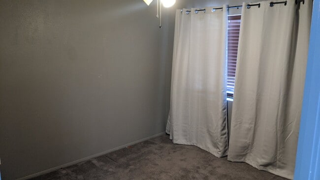 Building Photo - 3/2 Townhome 1 mile from ASU