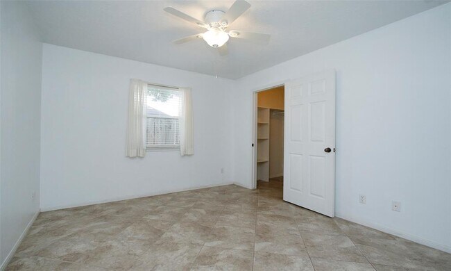 Building Photo - 6867 Stillwater Dr