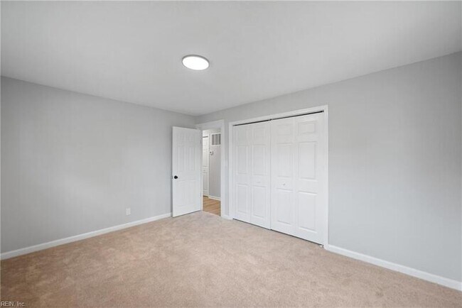 Building Photo - 2810 Roanoke Ave