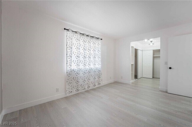 Building Photo - 3151 N Soaring Gulls Dr