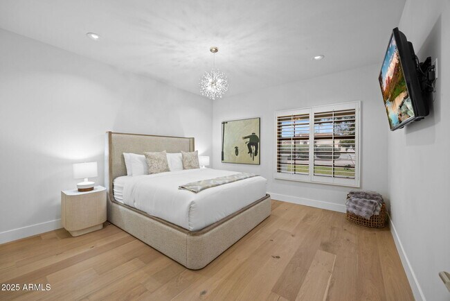 Building Photo - 10111 E Cholla St