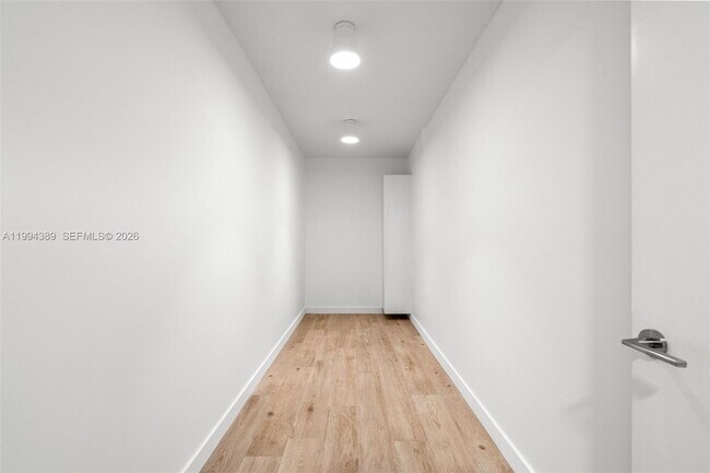 Building Photo - 5845 Collins Ave