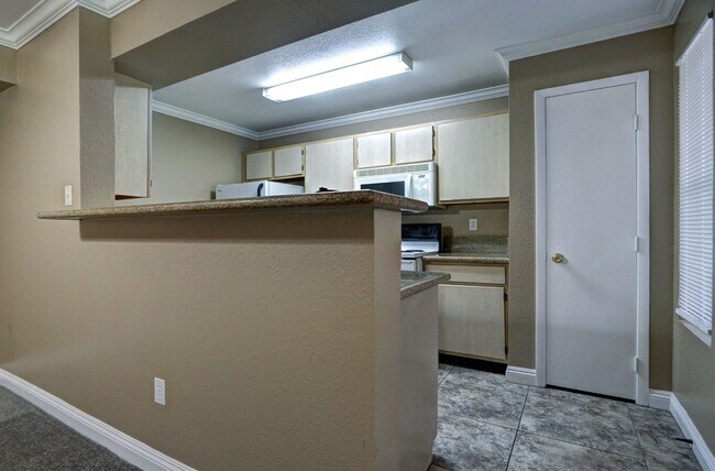 Building Photo - Fabulous Home!