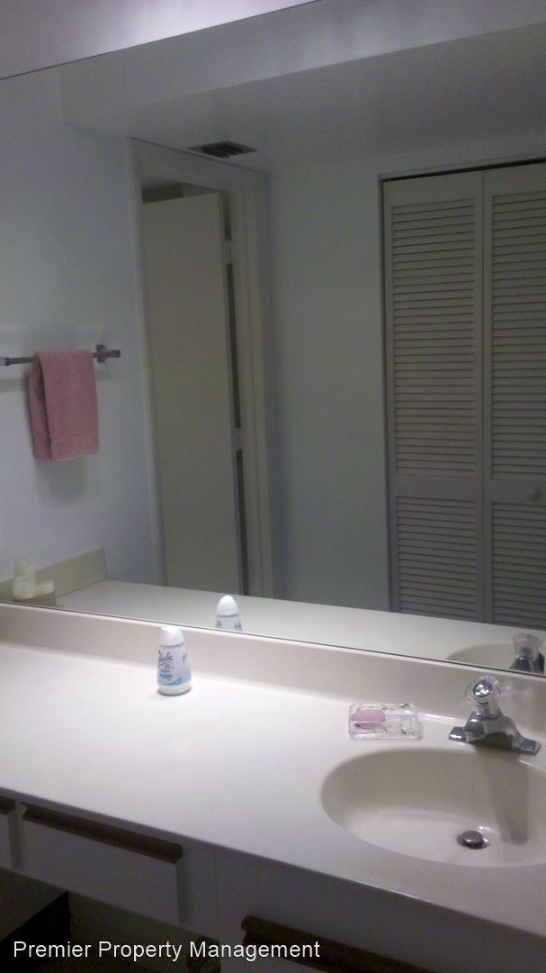 Building Photo - 500 Misty Pines Cir