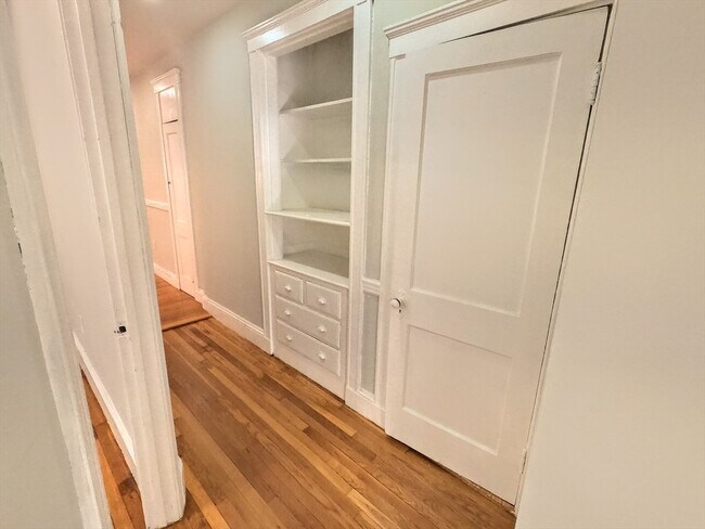 Building Photo - 3957 Washington St