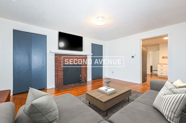 Building Photo - 625 Vine ST