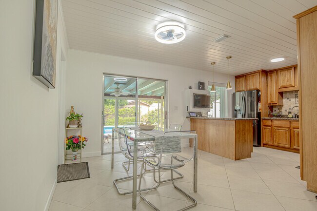 Building Photo - 787 Carissa Dr