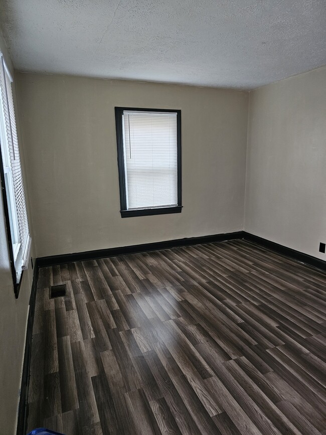 Building Photo - 1612 S 31st St