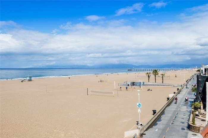 Building Photo - 72 The Strand