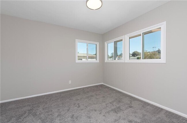 Building Photo - 535 Camino de Encanto