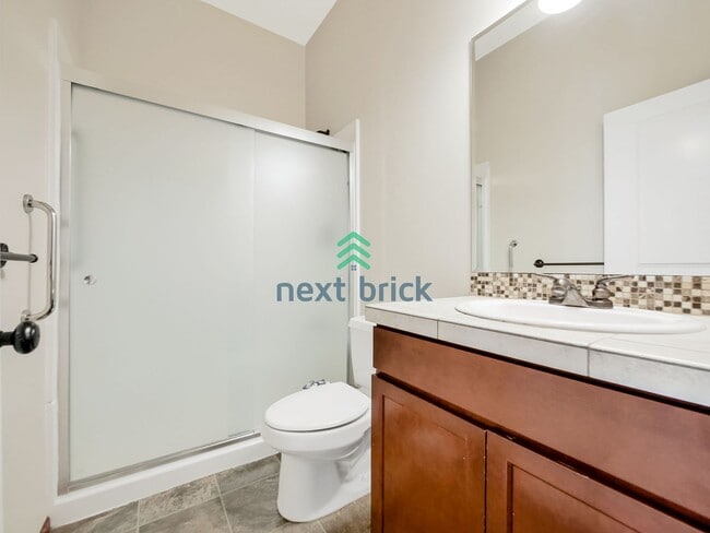 Building Photo - 4 Bed and 3 Bath Lake View Single-family H...