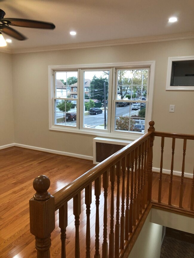 Building Photo - 135-06-106 107th Ave