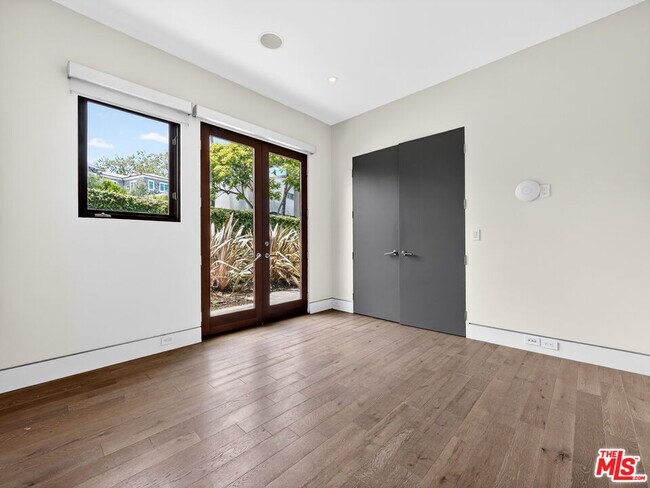 Building Photo - 770 Paseo Miramar