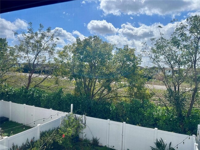 Building Photo - 3354 W 100th Terrace