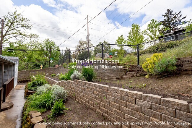 Building Photo - Bright Two Bedroom Home in Oak Grove!