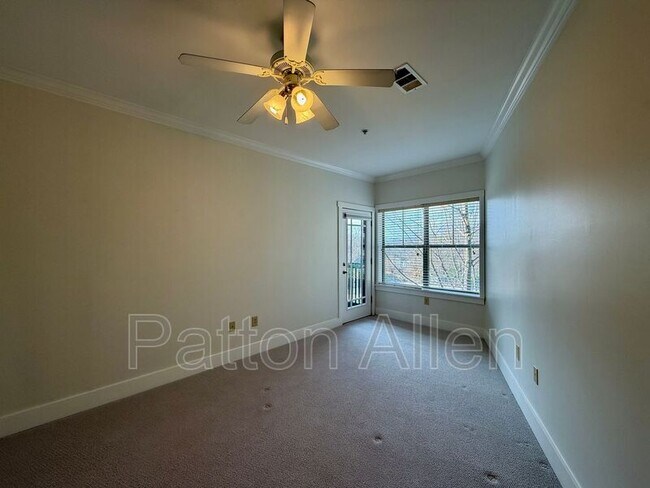 Building Photo - 9 Kenilworth Knl