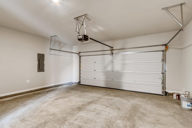 Building Photo - 250 Sweet Bay Ln