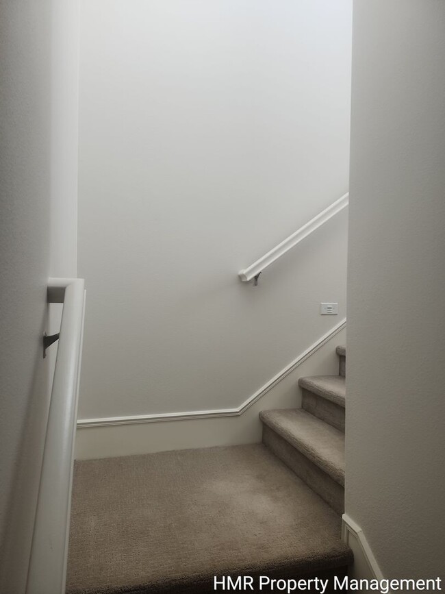 Building Photo - Modern 3-Story Townhouse