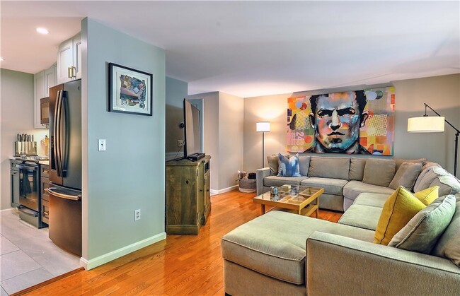 Building Photo - 28 Marigold Cir