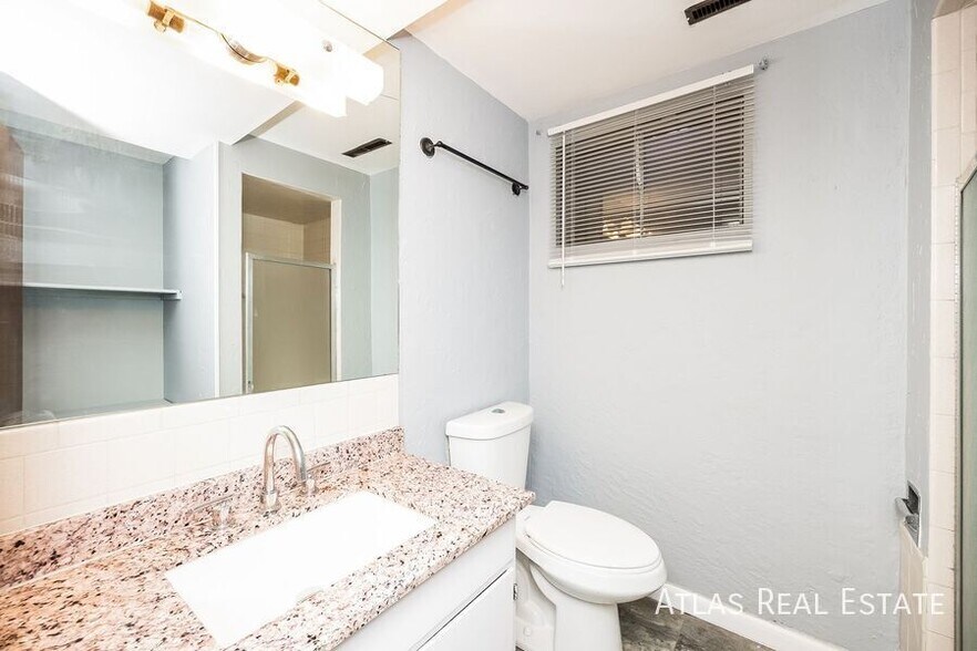 Building Photo - 2106 Glenn Summer Rd