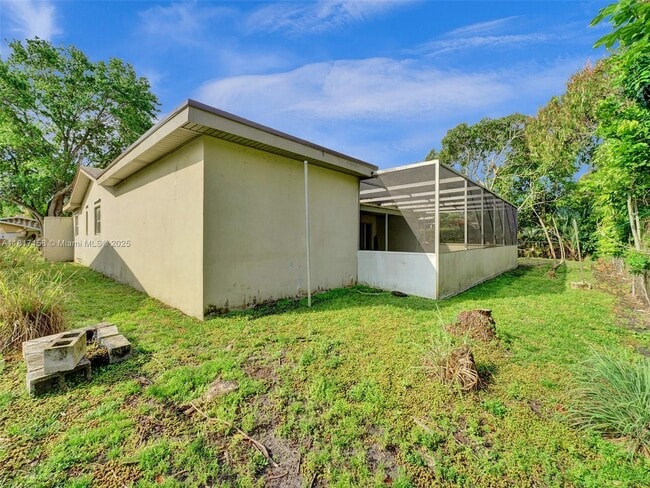 Building Photo - 7231 NW 20th St