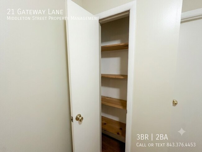 Building Photo - 21 Gateway Ln