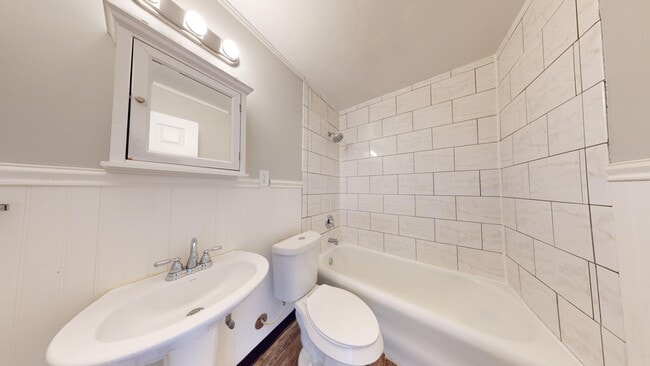 Building Photo - 6711 Dartworth Dr