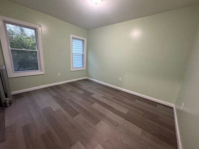 Building Photo - Kenyon Street