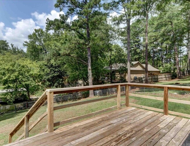 Building Photo - 202 Little John Trail