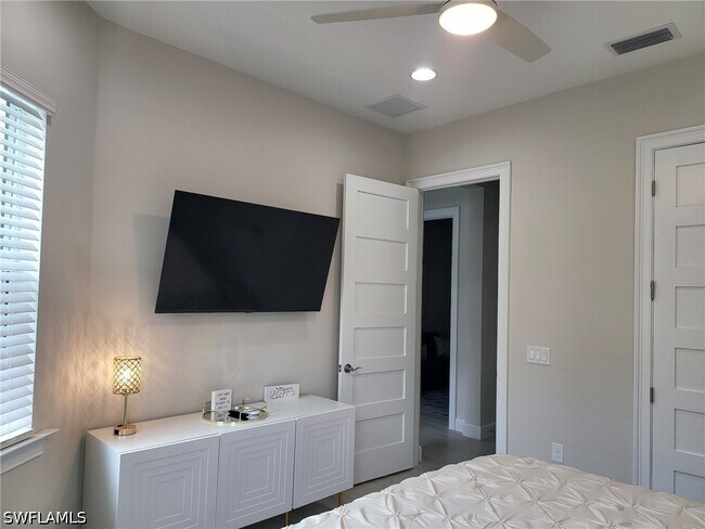 Building Photo - 8909 Yucatan Ct