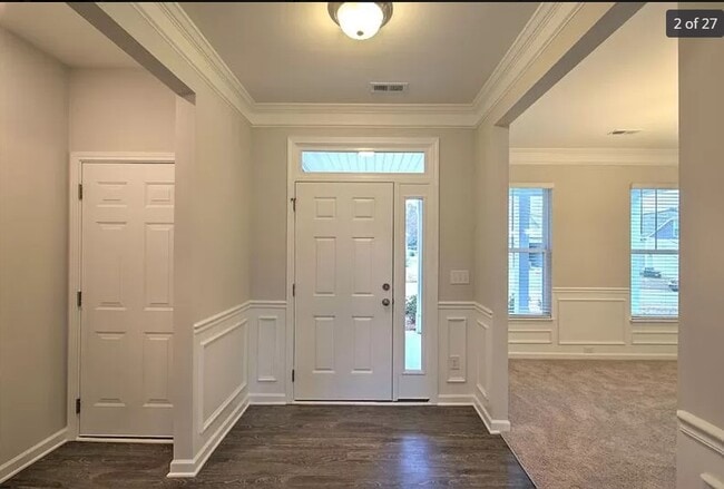 Building Photo - 515 Daisy Hill Ln