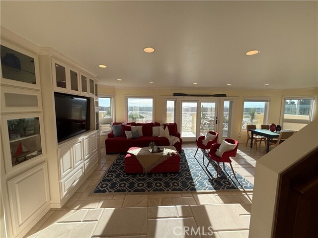 Building Photo - 72 Surfside Ave.