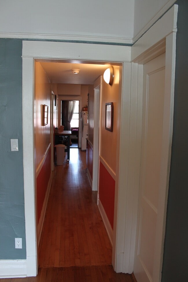 Building Photo - 4243 N Lincoln Ave