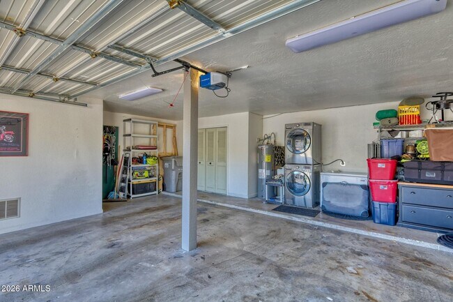 Building Photo - 7501 E Happy Hollow Dr