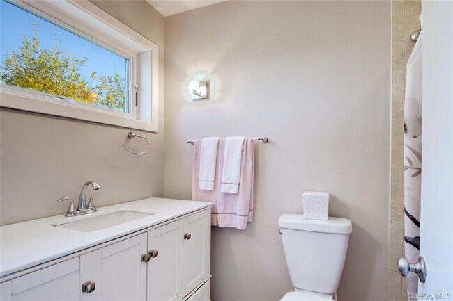 Building Photo - 26 Summit Cir Dr