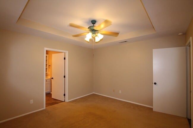 Building Photo - 1013 Blue Quail Dr