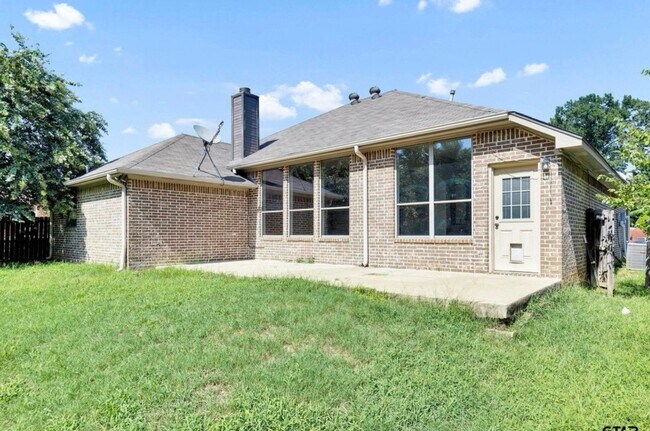 Building Photo - 19582 Ruggles Court