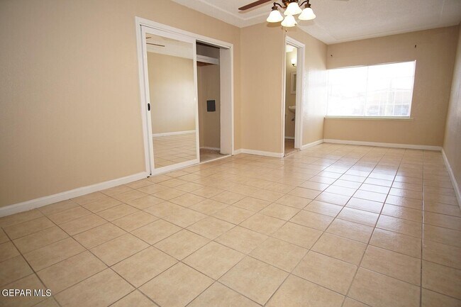 Building Photo - 10551 Kinross Ave